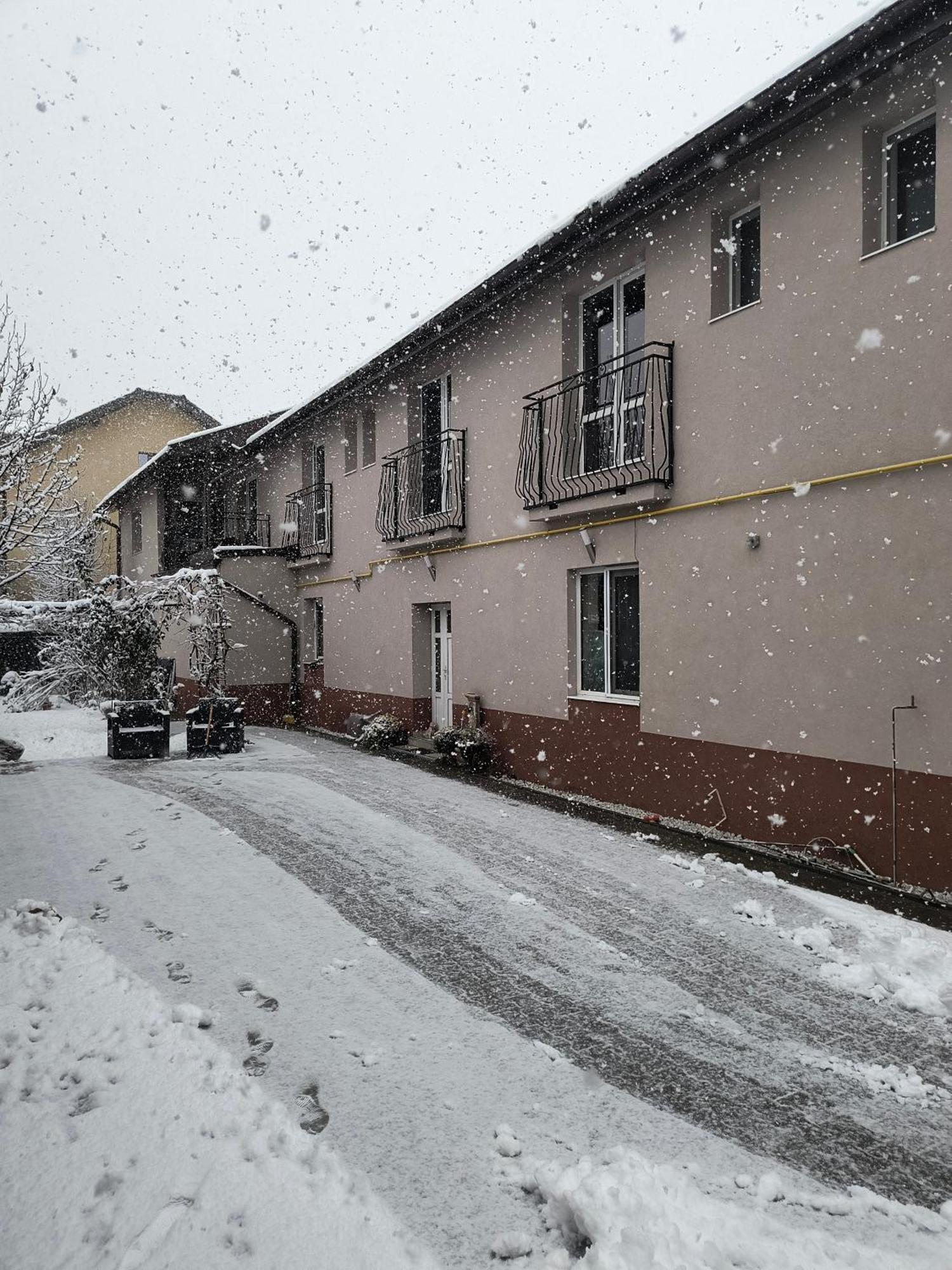 Casa Mais Braşov Exteriör bild