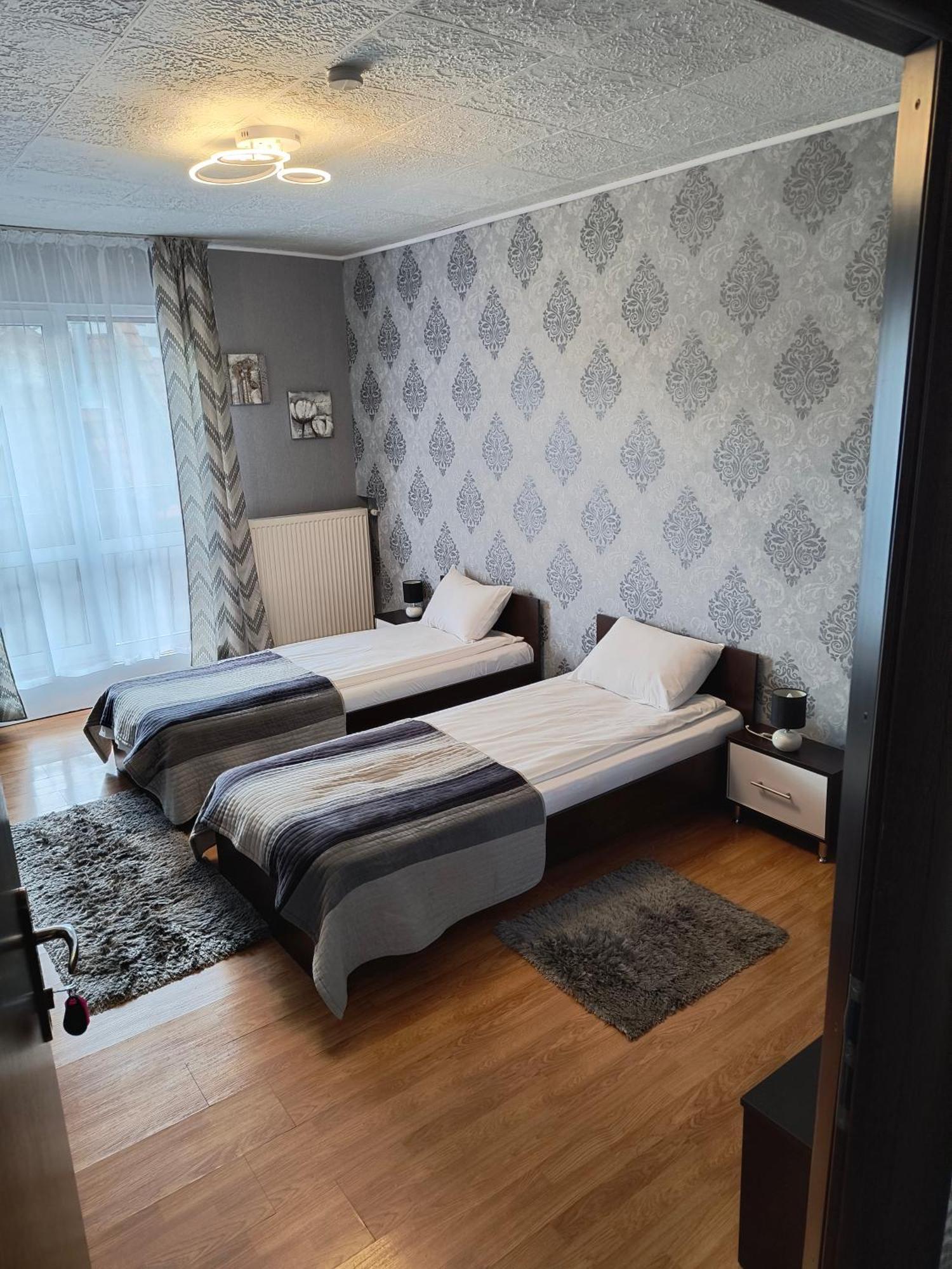 Casa Mais Braşov Exteriör bild
